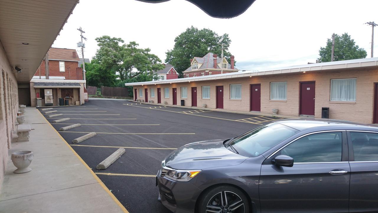 Heritage Inn Uniontown Exterior foto